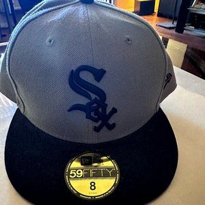 Lightly Used New Era White Sox's Fitted Cap size 8